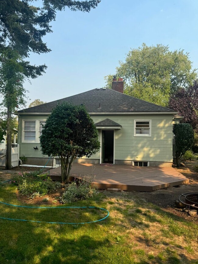 Building Photo - 3935 NE 74th Ave