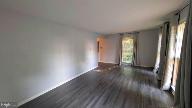 Building Photo - 5612 Sutherland Ct