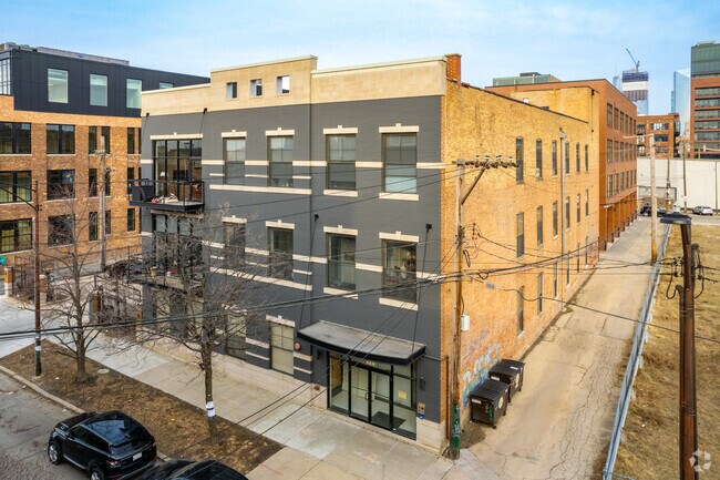 Building Photo - 213 N Racine Ave