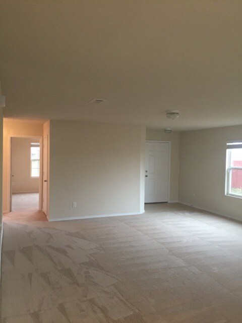 Building Photo - 1305 Swan Ridge Dr