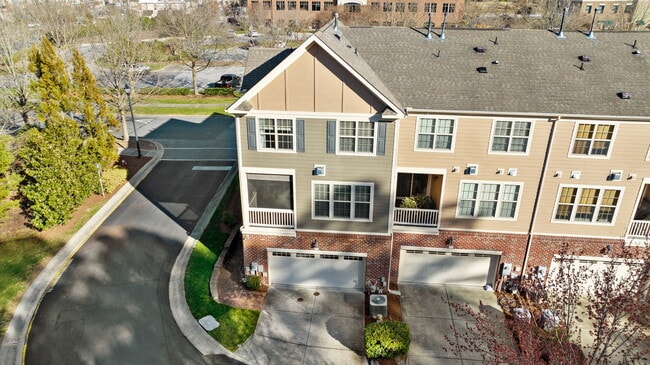 Building Photo - 3019 Valleystone Dr