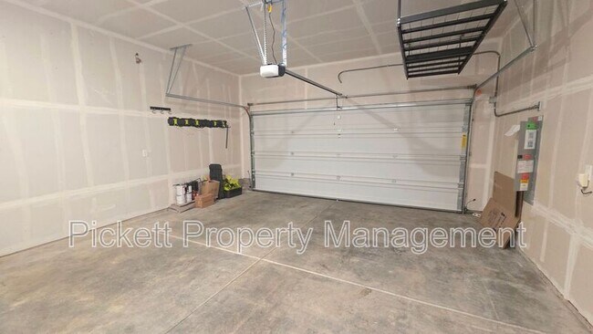 Building Photo - 1032 Baker Hts Lp
