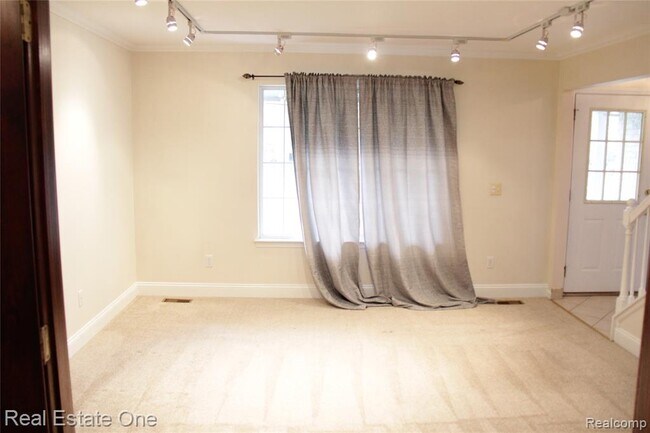 Building Photo - 40690 Bluesprings Ct