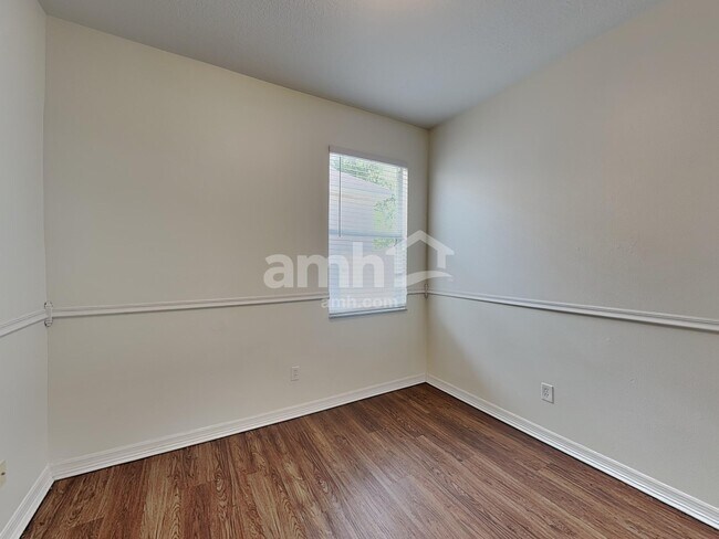 Building Photo - 1130 Cherry Valley Way