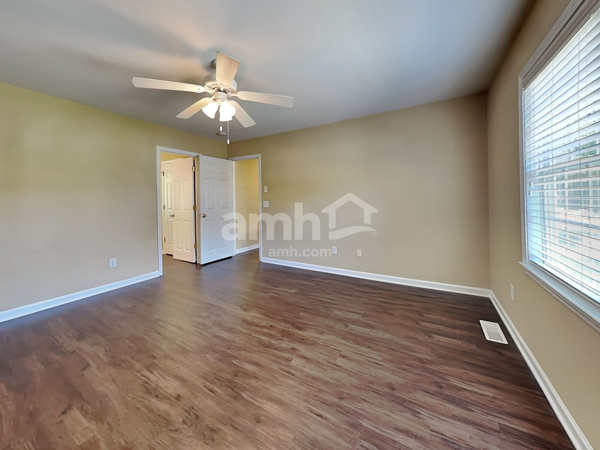 Building Photo - 14 Bluestem Ct