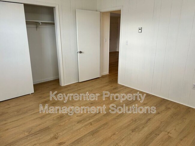 Building Photo - 117 Olive St