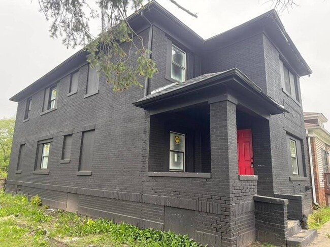 Primary Photo - 3617 Massachusetts St
