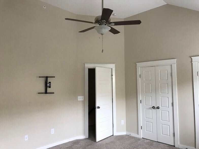 Master bedroom - 6417 Swatner Drive