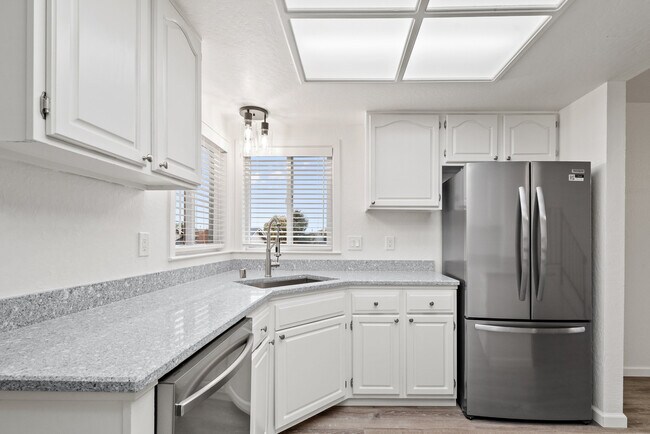 Building Photo - 34 Altamont Dr