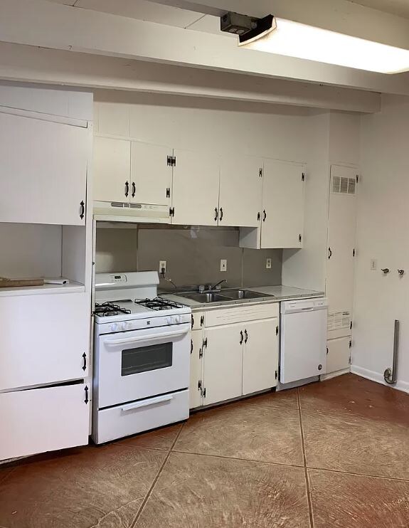 Building Photo - 2115 E 18th St