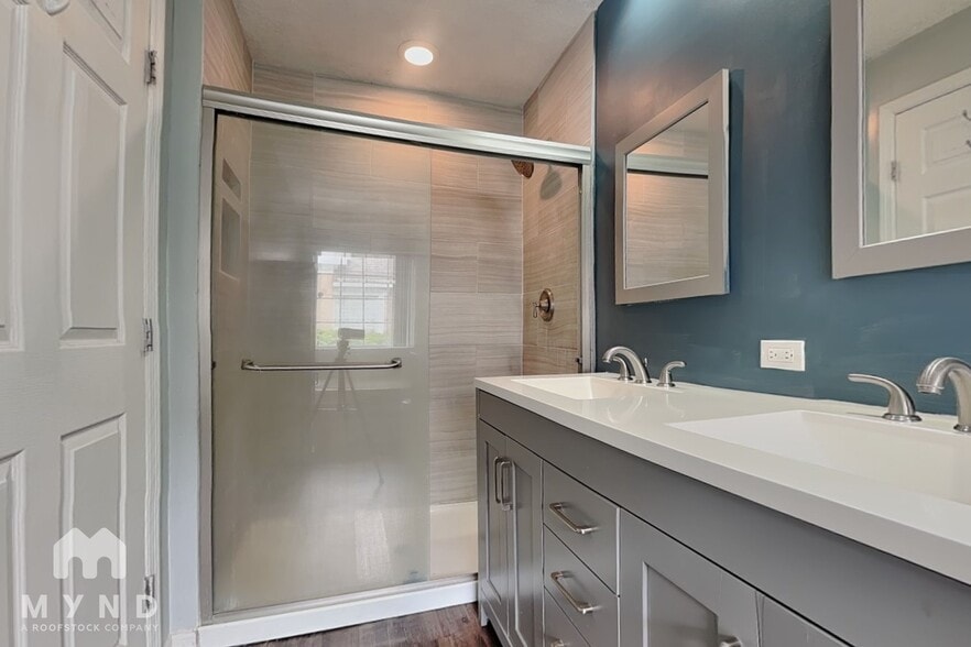 Building Photo - 2125 Island Walk Dr