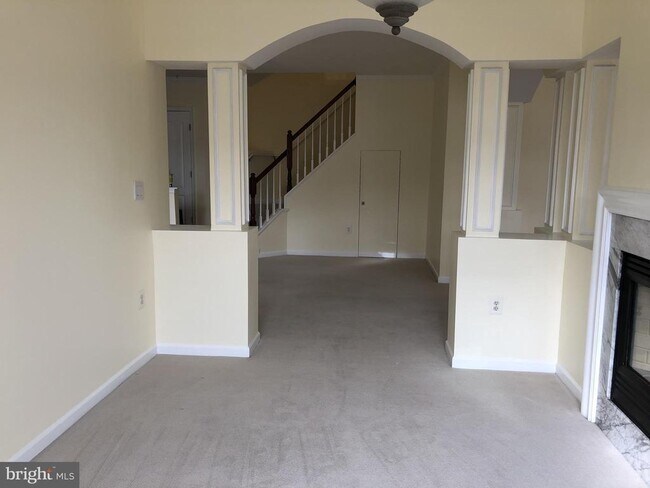 Building Photo - 5074 Donovan Dr