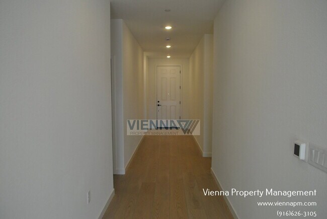 Building Photo - 4451 Duckhawk Cir