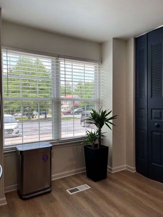 Building Photo - 8427 Snowden Oaks Pl