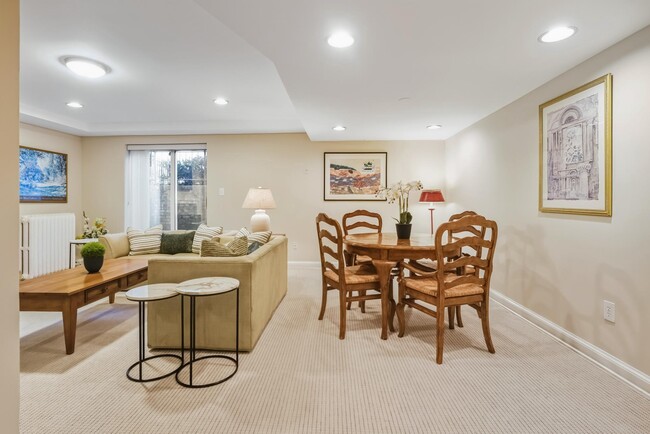 Building Photo - 2619 Woodley Pl NW