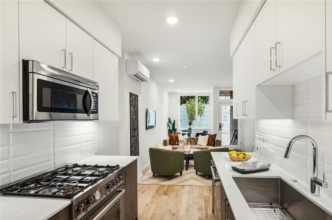 Building Photo - 447 NE 73rd St