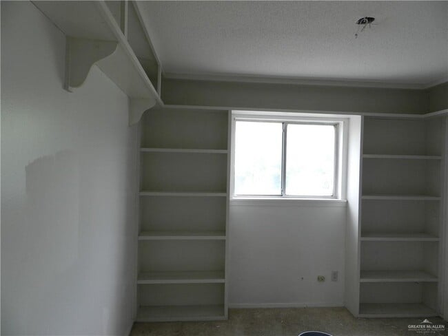 Building Photo - 23 E Samano St