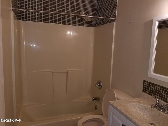 Building Photo - 202 Castile Cir