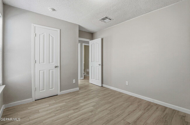 Building Photo - 12313 Tierra Arena Dr