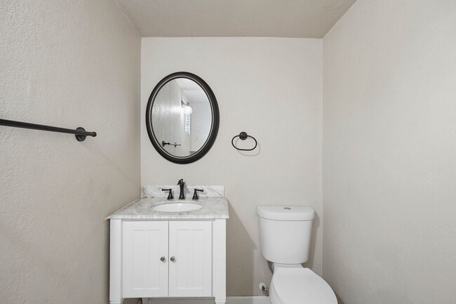 Building Photo - Beautiful Vacaville Home Near Parks, Schools & Shopping