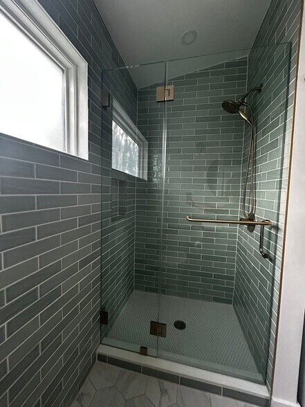 Building Photo - 3104 Leaf Cir