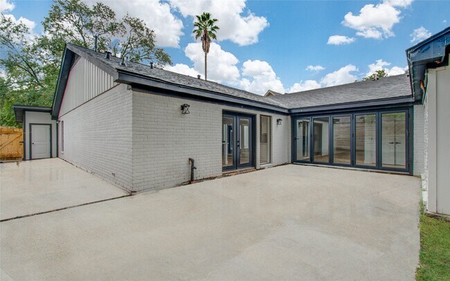 Building Photo - 10300 Mayfield Rd