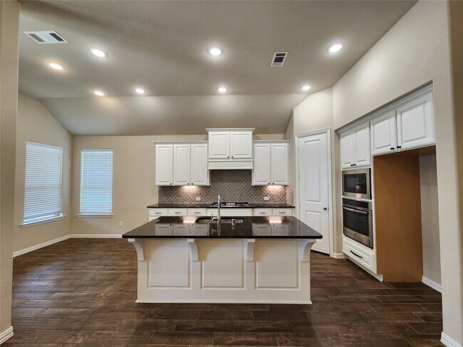 Building Photo - 23202 Brookdale Bay Ln