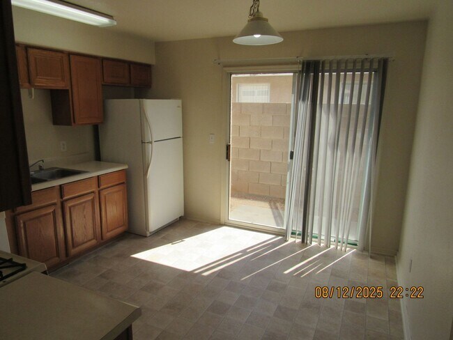 Building Photo - 2469 Armour Ave