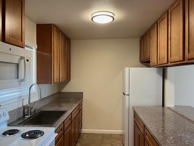 Building Photo - 36976 Mulberry St