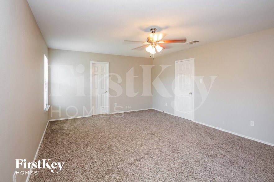 Building Photo - 524 King St