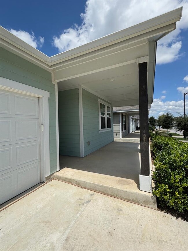 Building Photo - 209 Pitchfork Dr