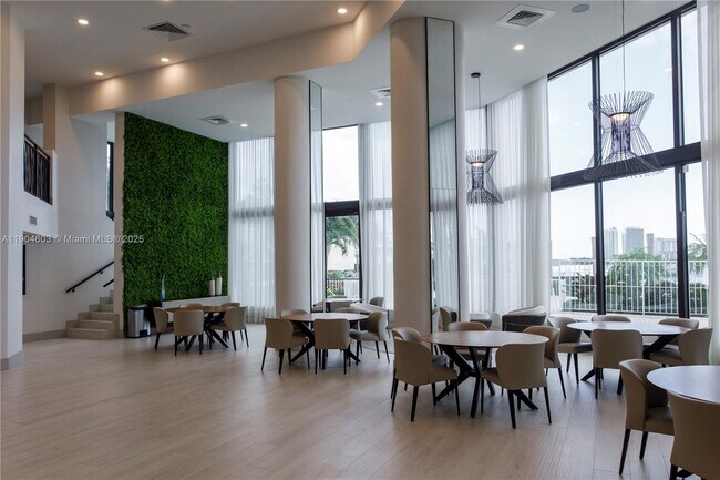 Building Photo - 1000 W Island Blvd