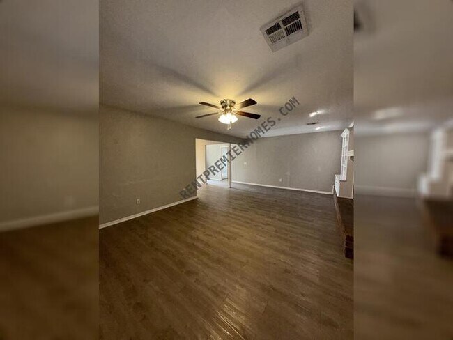 Building Photo - 10101 Carnie Cir