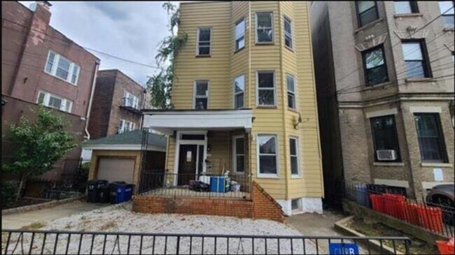 Building Photo - 476 Gregory Ave