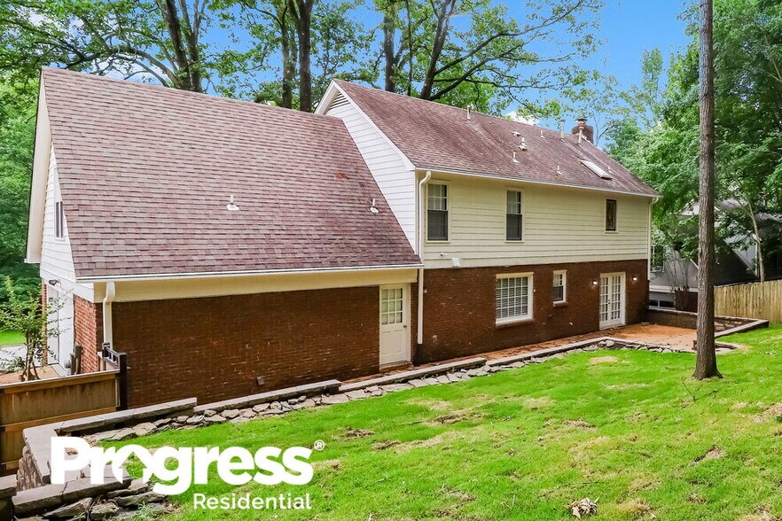 Building Photo - 329 Ericson Rd