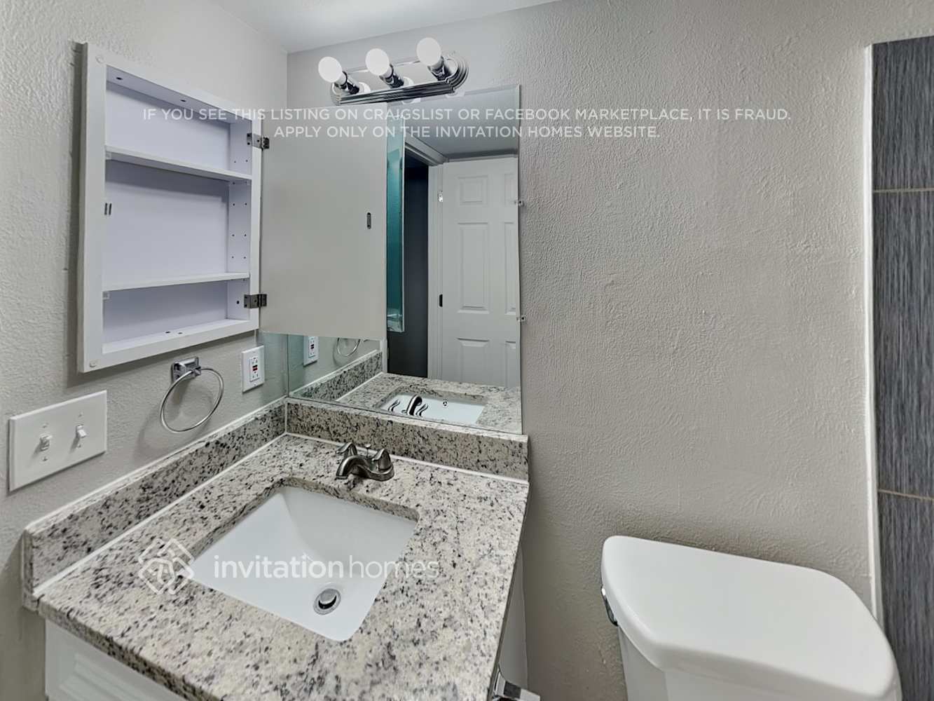 Building Photo - 9660 W 105th Ave