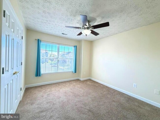 Building Photo - 6344 Springwater Terrace