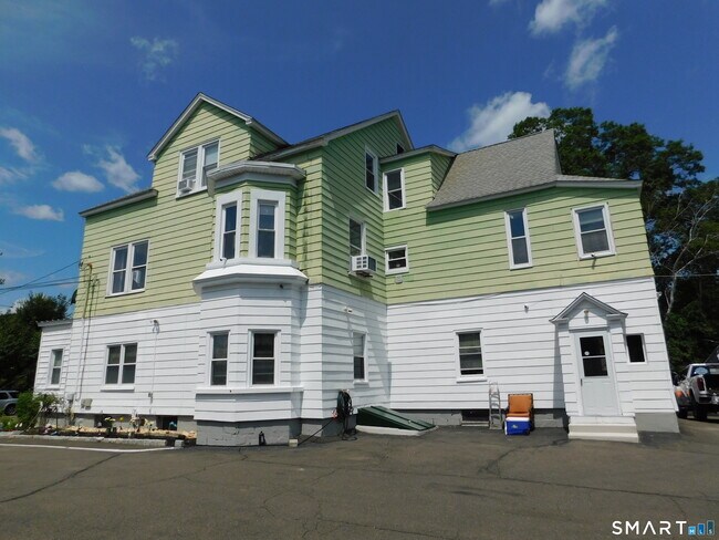 Building Photo - 451 Circular Ave