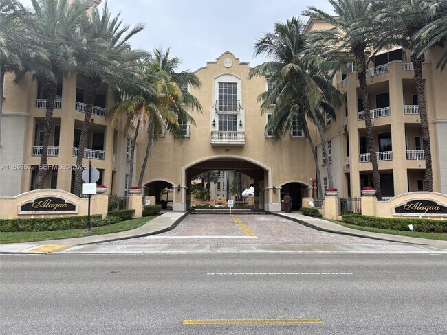 Building Photo - 3001 NE 185th St