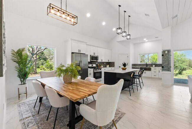 Building Photo - 418 Bedford Dr