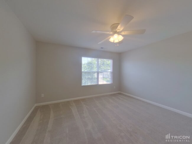 Building Photo - 4442 Vernon Cir SE