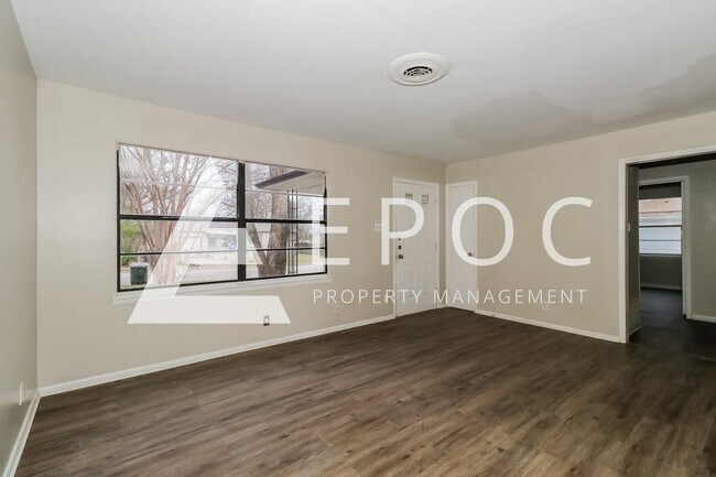 Building Photo - 1412 Alta Mira Dr