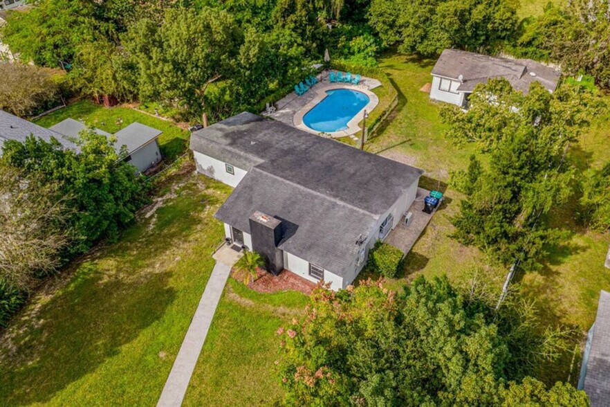 Primary Photo - 2233 E Kaley Ave