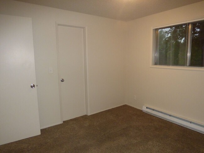 Building Photo - 3 bed 1 bath House