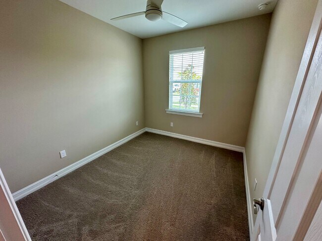 Building Photo - 1051 Enbrook Lp