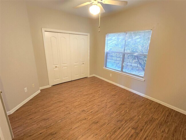 Building Photo - 6000 Shepherd Mountain Cove