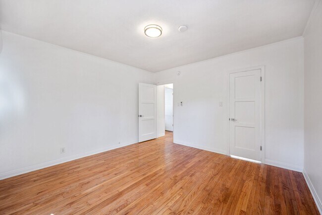 Building Photo - 1429 S Curson Ave
