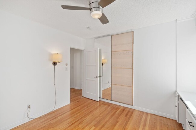 Building Photo - 11248 La Maida St