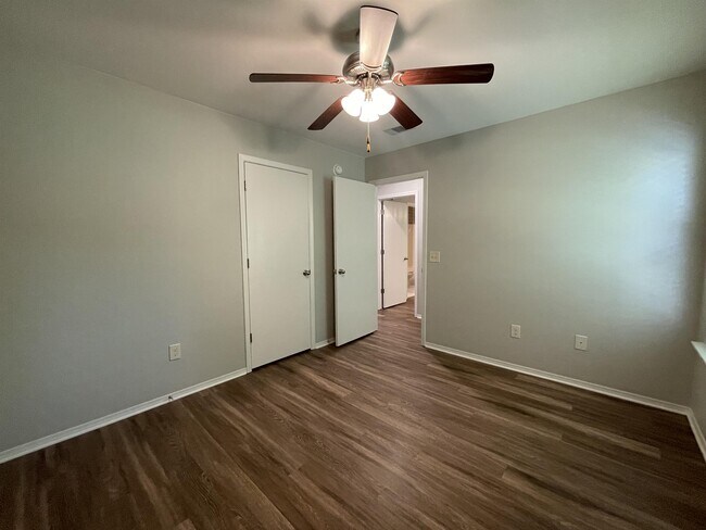 Building Photo - 3602 SW Deerfield Blvd
