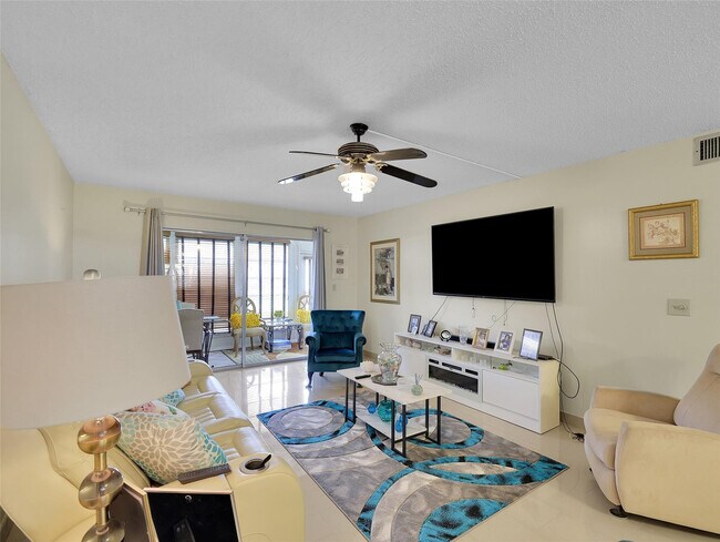 Building Photo - 3405 Bimini Ln